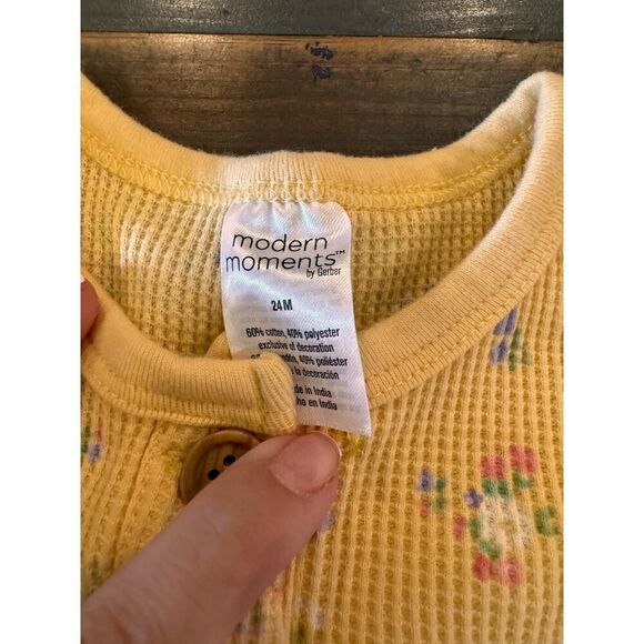 BABY GIRL BUNDLE OF CLOTHING 24 MONTHS - Picture 3 of 4